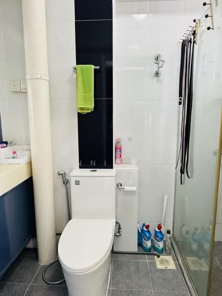 448 Hougang Avenue 10, 448 Hougang Avenue 10, Hougang / Punggol / Sengkang, 3 Bedrooms, 1,130 sqft, HDB Flat For Sale, by Connie Lee, 500245651 - Bathroom - PropertyGuru.com.sg