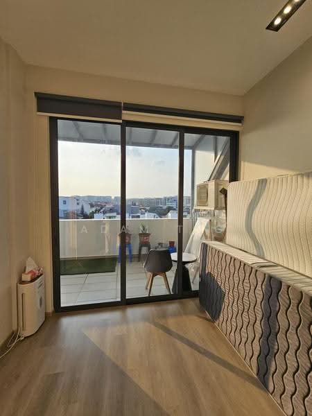 21 Richards, 21 Richards Avenue, Studio, 500 sqft, Apartment For Rent, by Adam Tng, 500245660 - Balcony - PropertyGuru.com.sg
