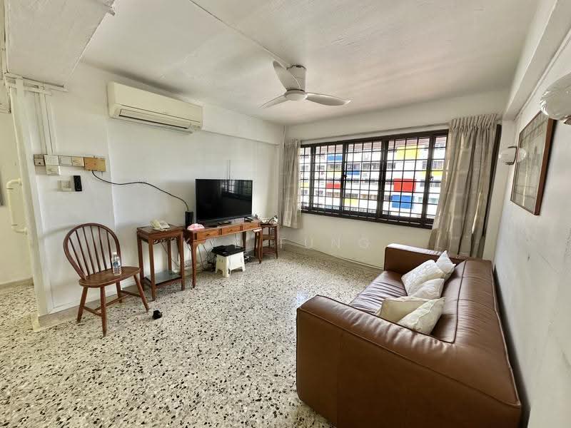 36 Teban Gardens Road, 36 Teban Gardens Road, 2 Bedrooms, 796 sqft, HDB Flat For Sale, by Kye Fung, 500245712 - Living Room - PropertyGuru.com.sg