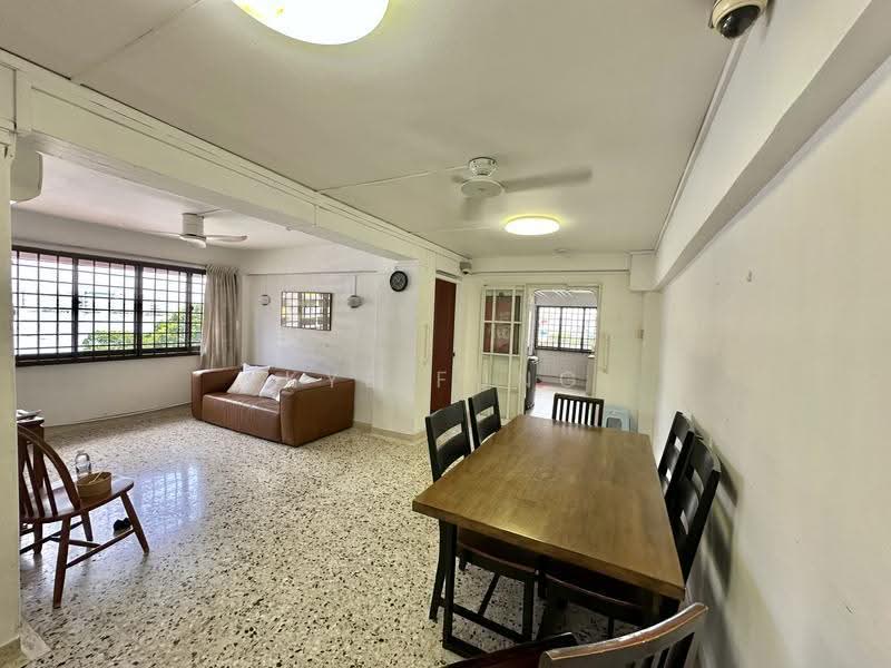 36 Teban Gardens Road, 36 Teban Gardens Road, 2 Bedrooms, 796 sqft, HDB Flat For Sale, by Kye Fung, 500245712 - Living Room - PropertyGuru.com.sg