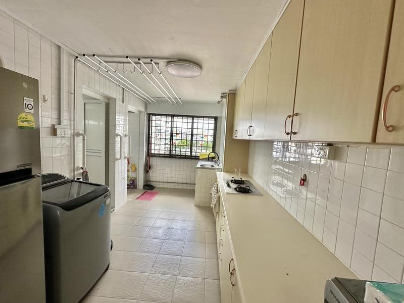 36 Teban Gardens Road, 36 Teban Gardens Road, 2 Bedrooms, 796 sqft, HDB Flat For Sale, by Kye Fung, 500245712 - Kitchen - PropertyGuru.com.sg