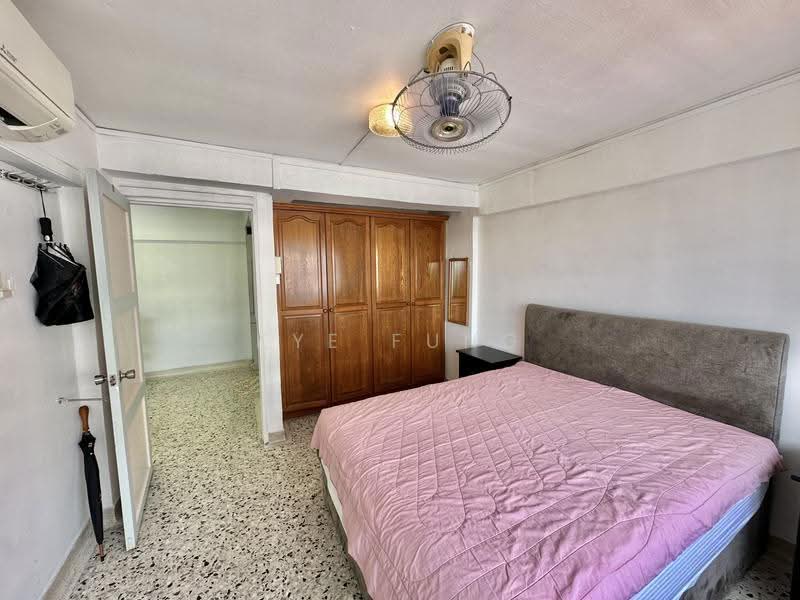 36 Teban Gardens Road, 36 Teban Gardens Road, 2 Bedrooms, 796 sqft, HDB Flat For Sale, by Kye Fung, 500245712 - Master Bedroom - PropertyGuru.com.sg