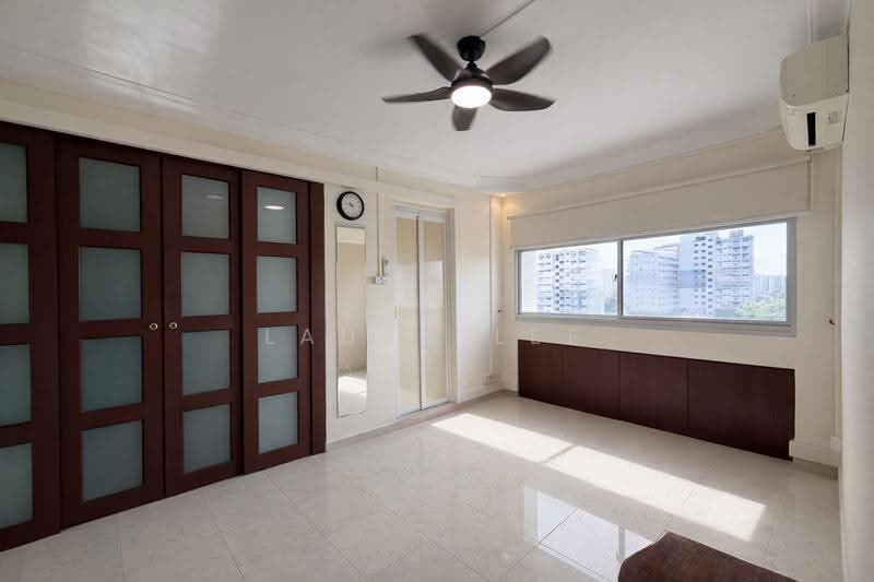 769 Pasir Ris Street 71, 769 Pasir Ris Street 71, Pasir Ris / Tampines, 3 Bedrooms, 1,346 sqft, HDB Flat For Sale, by Laura Lee, 500245719 - Master Bedroom - PropertyGuru.com.sg