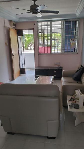 325 Ubi Avenue 1, 325 Ubi Avenue 1, 2 Bedrooms, 688 sqft, HDB Flat For Sale, by Mandy Huang, 500245731 - Living Room - PropertyGuru.com.sg