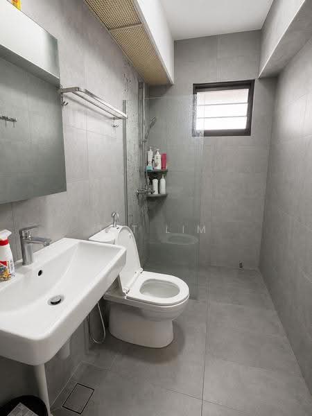 26B Jalan Membina, 26B Jalan Membina, 3 Bedrooms, 915 sqft, HDB Flat For Sale, by T T Lim, 500245736 - Bathroom - PropertyGuru.com.sg