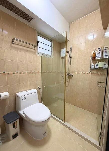 203B Punggol Field, 203B Punggol Field, Hougang / Punggol / Sengkang, 3 Bedrooms, 1,184 sqft, HDB Flat For Sale, by Ping Ee Lu, 500245745 - Bathroom - PropertyGuru.com.sg