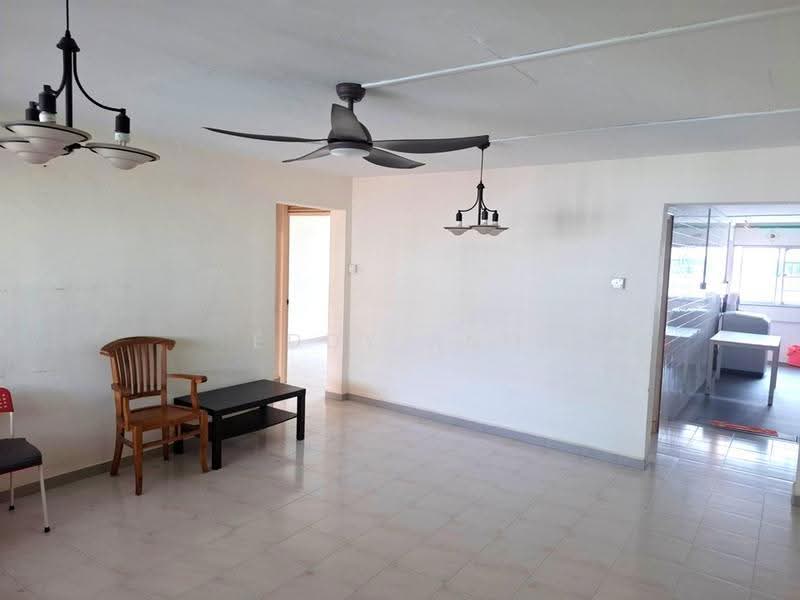413 Hougang Avenue 10, 413 Hougang Avenue 10, Hougang / Punggol / Sengkang, 3 Bedrooms, 980 sqft, HDB Flat For Sale, by Eddy Ang, 500245751 - Living Room - PropertyGuru.com.sg