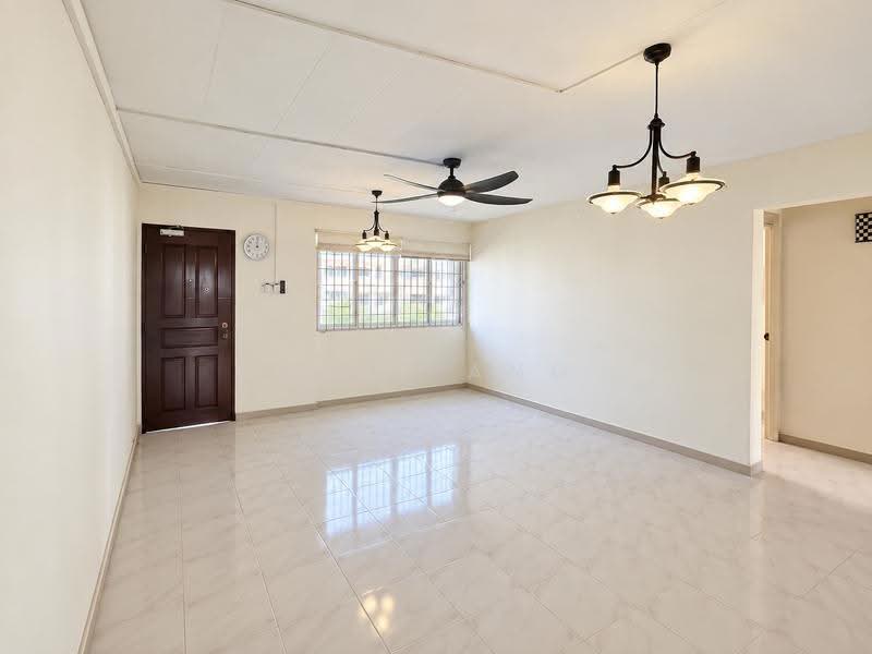 413 Hougang Avenue 10, 413 Hougang Avenue 10, Hougang / Punggol / Sengkang, 3 Bedrooms, 980 sqft, HDB Flat For Sale, by Eddy Ang, 500245751 - Living Room - PropertyGuru.com.sg
