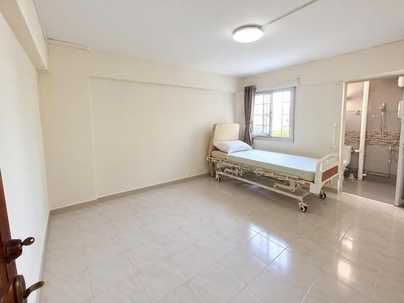 413 Hougang Avenue 10, 413 Hougang Avenue 10, Hougang / Punggol / Sengkang, 3 Bedrooms, 980 sqft, HDB Flat For Sale, by Eddy Ang, 500245751 - Bedroom - PropertyGuru.com.sg