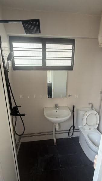 457 Tampines Street 42, 457 Tampines Street 42, 2 Bedrooms, 750 sqft, HDB Flat For Rent, by Keith Tan, 500245765 - Bathroom - PropertyGuru.com.sg