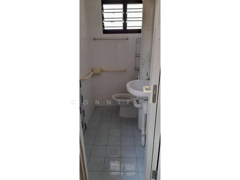 768 Yishun Avenue 3, 768 Yishun Avenue 3, Sembawang / Yishun, Room Rental, 120 sqft, HDB Flat For Rent, by Connie Su, 500245766 - Bathroom - PropertyGuru.com.sg