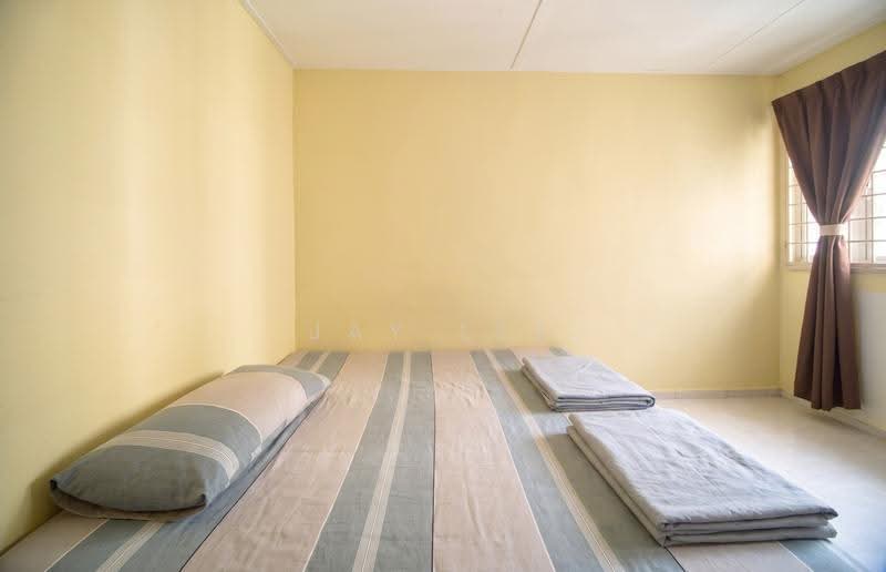318 Bukit Batok Street 32, 318 Bukit Batok Street 32, 2 Bedrooms, 732 sqft, HDB Flat For Sale, by Jay Lee, 500245768 - Bedroom - PropertyGuru.com.sg