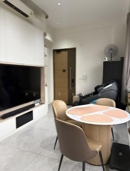 Parkwood Residences, 208 Yio Chu Kang Road, 3 Bedrooms, 936 sqft, Condominium For Sale, by Peggy Kwok, 500245783 - Living Room - PropertyGuru.com.sg