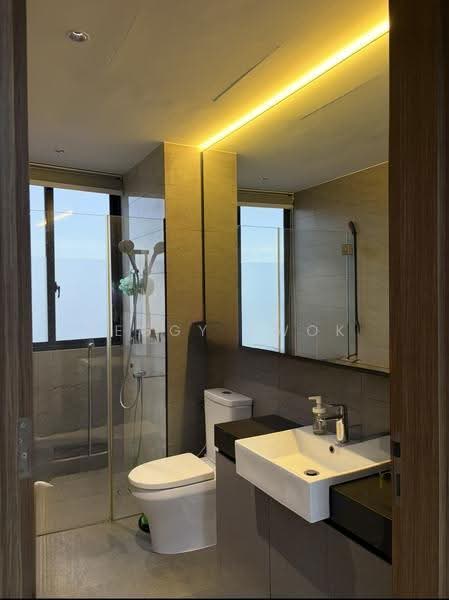 Parkwood Residences, 208 Yio Chu Kang Road, 3 Bedrooms, 936 sqft, Condominium For Sale, by Peggy Kwok, 500245783 - Bathroom - PropertyGuru.com.sg