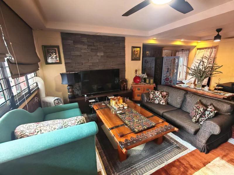 602 Elias Road, 602 Elias Road, 5 Bedrooms, 1,657 sqft, HDB Flat For Sale, by Rozi Faith Naser, 500245784 - Living Room - PropertyGuru.com.sg