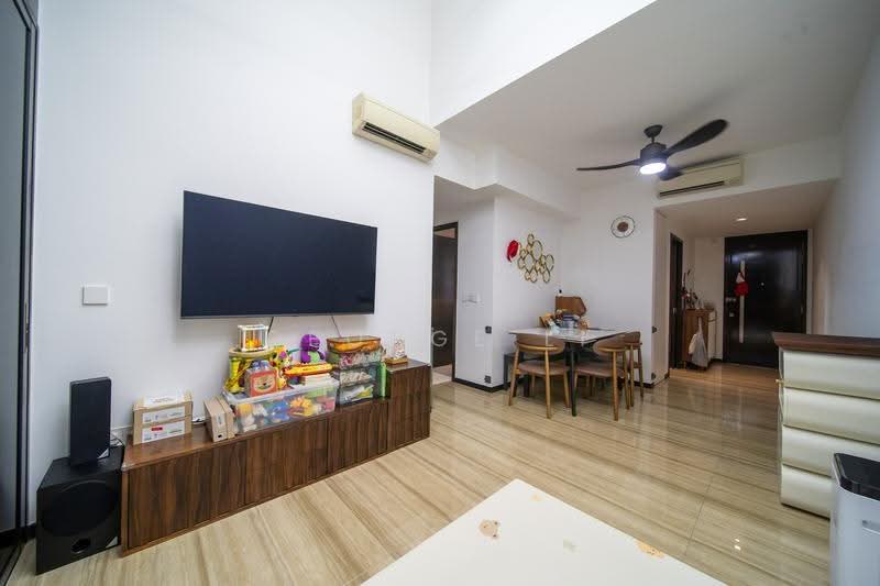 Sims Urban Oasis, 2 Sims Drive, 3 Bedrooms, 1,001 sqft, Condominium For Sale, by George Li, 500245792 - Living Room - PropertyGuru.com.sg