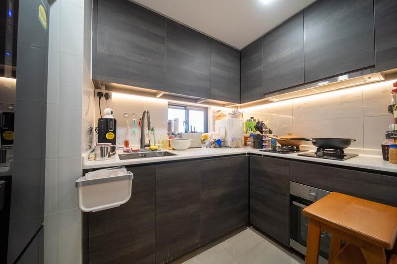 Sims Urban Oasis, 2 Sims Drive, 3 Bedrooms, 1,001 sqft, Condominium For Sale, by George Li, 500245792 - Kitchen - PropertyGuru.com.sg