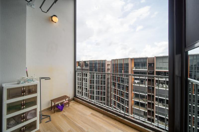 Sims Urban Oasis, 2 Sims Drive, 3 Bedrooms, 1,001 sqft, Condominium For Sale, by George Li, 500245792 - Balcony - PropertyGuru.com.sg