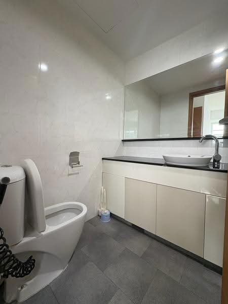 The Jade, 9 Bukit Batok Central Link, 2 Bedrooms, 1,087 sqft, Condominium For Rent, by Alex Khoo, 500245793 - Bathroom - PropertyGuru.com.sg