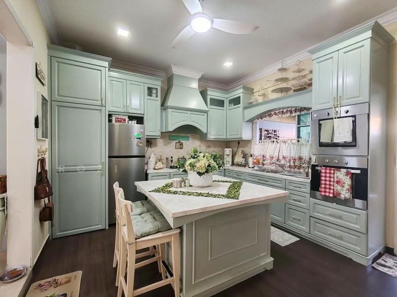 Sembawang Springs Estate, Jalan Salang, Sembawang / Yishun, 5 Bedrooms, 2,700 sqft, Terraced House For Sale, by Rozi Faith Naser, 500245800 - Kitchen - PropertyGuru.com.sg