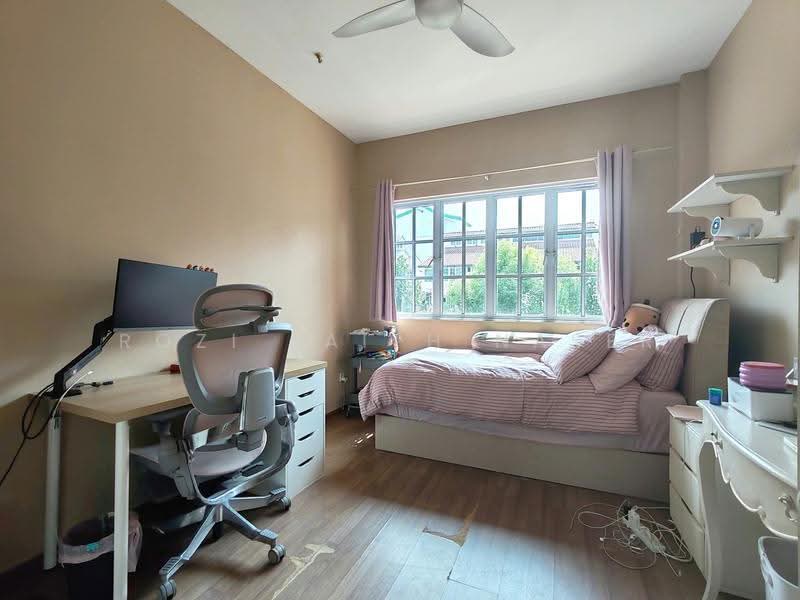 Sembawang Springs Estate, Jalan Salang, Sembawang / Yishun, 5 Bedrooms, 2,700 sqft, Terraced House For Sale, by Rozi Faith Naser, 500245800 - Bedroom - PropertyGuru.com.sg