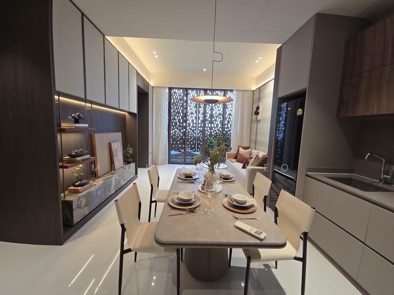 Parksuites, 18 Holland Grove Road, Tanglin / Holland / Bukit Timah, 2 Bedrooms, 786 sqft, Condominium For Sale, by Michelle Neo, 500245818 - PropertyGuru.com.sg