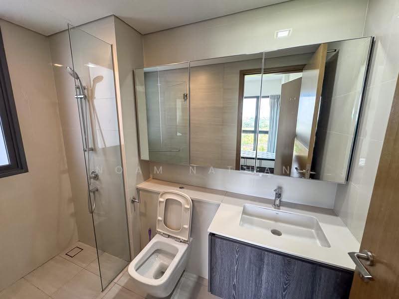 Lakeville, 9 Jurong Lake Link, 2 Bedrooms, 775 sqft, Condominium For Rent, by Noam Nathan, 500245832 - Bathroom - PropertyGuru.com.sg