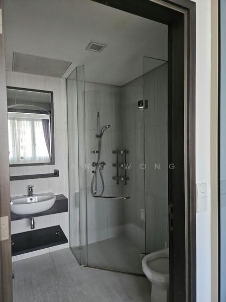 The Rise @ Oxley - Residences, 71 Oxley Rise, 1 Bedroom, 400 sqft, Apartment For Rent, by Frank Wong, 500245834 - Bathroom - PropertyGuru.com.sg