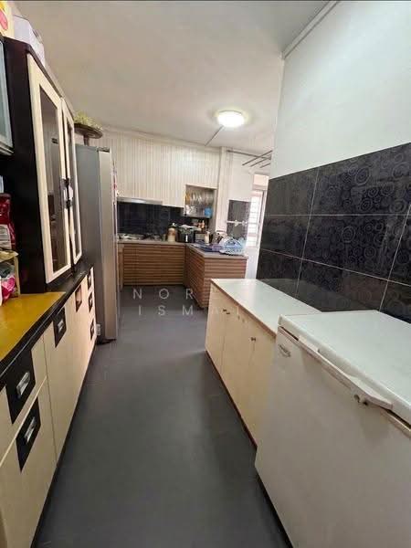 449 Jurong West Street 42, 449 Jurong West Street 42, Boon Lay / Jurong / Tuas, 3 Bedrooms, 1,108 sqft, HDB Flat For Sale, by Noreen Ismail, 500245860 - Kitchen - PropertyGuru.com.sg