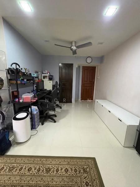449 Jurong West Street 42, 449 Jurong West Street 42, Boon Lay / Jurong / Tuas, 3 Bedrooms, 1,108 sqft, HDB Flat For Sale, by Noreen Ismail, 500245860 - Study - PropertyGuru.com.sg