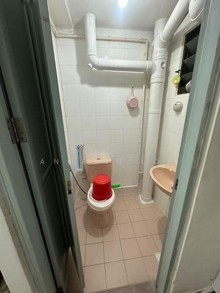 48 Circuit Road, 48 Circuit Road, 3 Bedrooms, 1,292 sqft, HDB Flat For Sale, by Angelin Loh, 500245861 - Bathroom - PropertyGuru.com.sg