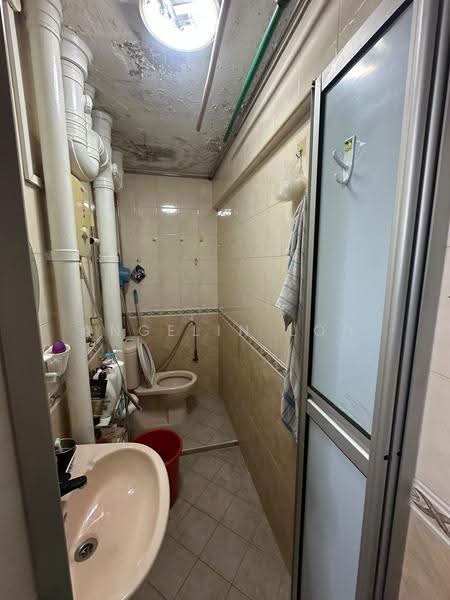 48 Circuit Road, 48 Circuit Road, 3 Bedrooms, 1,292 sqft, HDB Flat For Sale, by Angelin Loh, 500245861 - Bathroom - PropertyGuru.com.sg