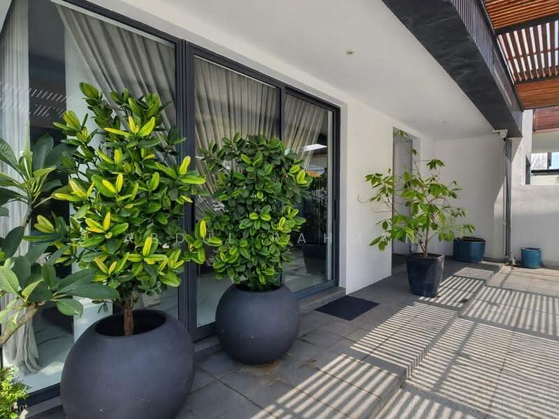FRANKEL 2.5sty GOOD LAYOUT SEMI-DETACHED, Frankel Estate, East Coast / Marine Parade, 5 Bedrooms, 6,035 sqft, Semi-Detached House For Sale, by Abdul Rahman, 500245870 - Exterior - PropertyGuru.com.sg