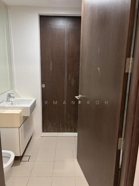 Siglap V, 2 First Street, 1 Bedroom, 495 sqft, Condominium For Rent, by Norman Koh, 500245881 - Bathroom - PropertyGuru.com.sg
