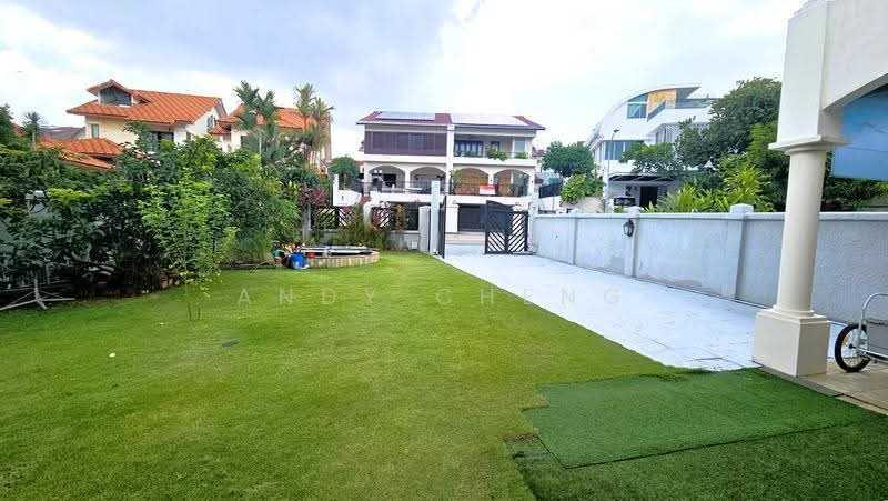 โ
๐๐ฎ๐ป๐ฑ๐ฒ๐ฑ ๐๐
๐ฐ๐ฒ๐น๐น๐ฒ๐ป๐ฐ๐ฒ โ
Freehold Landed | Rebuild To A Detached | Serangoon Gardens, Serangoon Garden Way | Brighton Avenue | St Helier's Avenue, 9 Bedrooms, 5,000 sqft, Detached House For Sale, by Andy Cheng, 500245901 - Exterior - PropertyGuru.com.sg