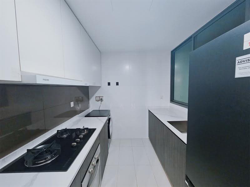 Esparina Residences, 113 Compassvale Bow, 2 Bedrooms, 829 sqft, Condominium For Rent, by Julian Li, 500245909 - Kitchen - PropertyGuru.com.sg