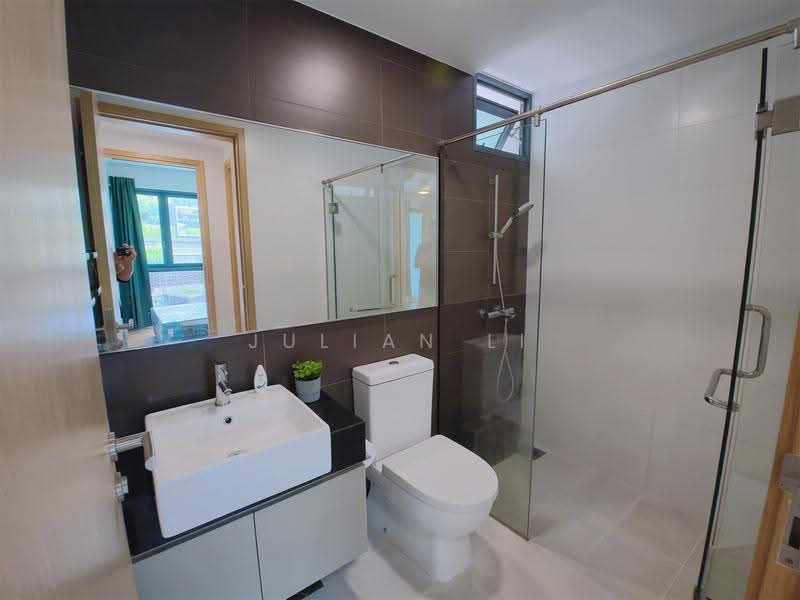 Esparina Residences, 113 Compassvale Bow, Hougang / Punggol / Sengkang, 2 Bedrooms, 829 sqft, Condominium For Rent, by Julian Li, 500245909 - Bathroom - PropertyGuru.com.sg