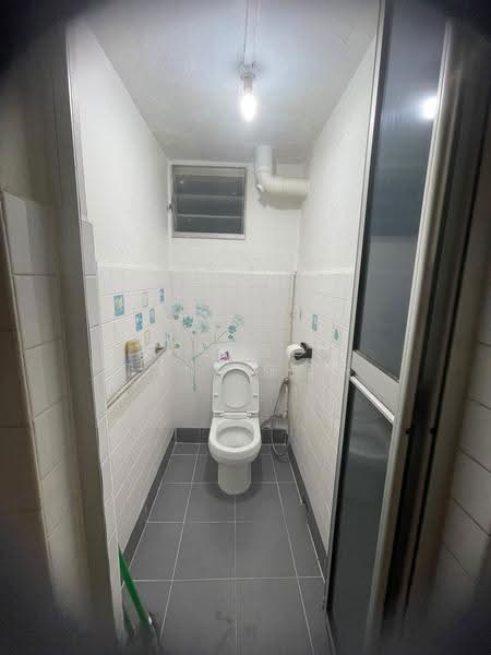 2 Lorong Lew Lian, 2 Lorong Lew Lian, Room Rental, 161 sqft, HDB Flat For Rent, by Jackson Tan 陈涣乐, 500245914 - Bathroom - PropertyGuru.com.sg