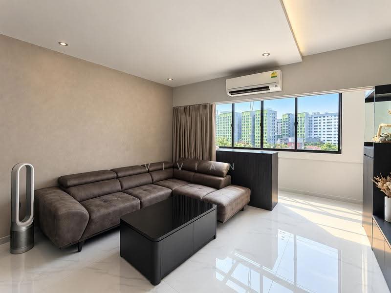 230 Hougang Avenue 1, 230 Hougang Avenue 1, Hougang / Punggol / Sengkang, 4 Bedrooms, 1,528 sqft, HDB Flat For Sale, by Vivian Ong, 500245920 - Living Room - PropertyGuru.com.sg