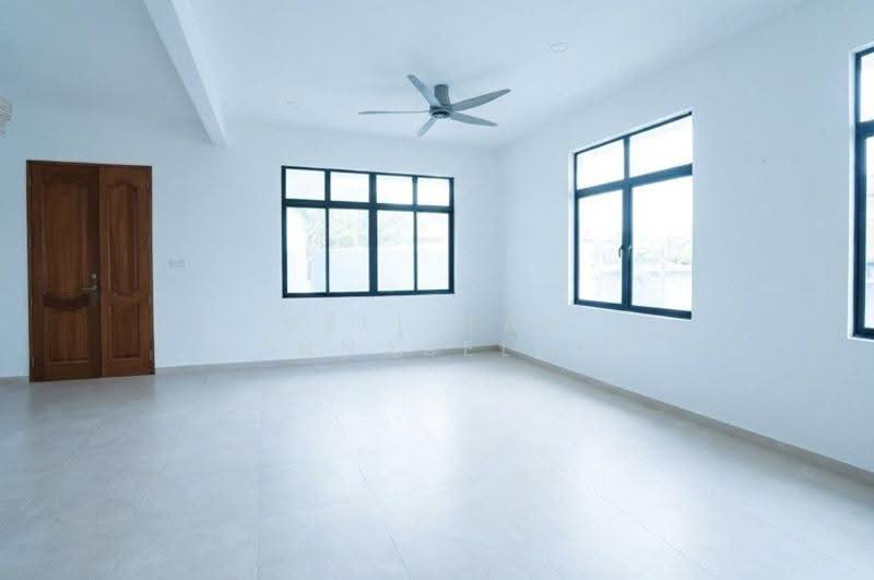 LANDED7772 @ NEX 2-Storey Corner Terrace, Serangoon/ Jalan Chermat/ Kovan Road/ Joo Hiang, Hougang, Hougang / Punggol / Sengkang, 4 Bedrooms, 2,500 sqft, Corner Terrace For Sale, by Bell Tan (Annabella), 500245923 - Interior - PropertyGuru.com.sg