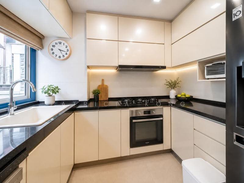 D'Manor, Tanah Merah Kechil Avenue, Bedok / Upper East Coast, 6 Bedrooms, 3,305 sqft, Cluster House For Sale, by Patricia Kong, 500245927 - Kitchen - PropertyGuru.com.sg