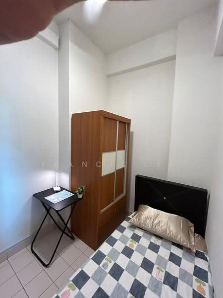Gold Coast Condo, 360 Pasir Panjang Road, Room Rental, 120 sqft, Condominium For Rent, by Francis Lee, 500245929 - Bedroom - PropertyGuru.com.sg