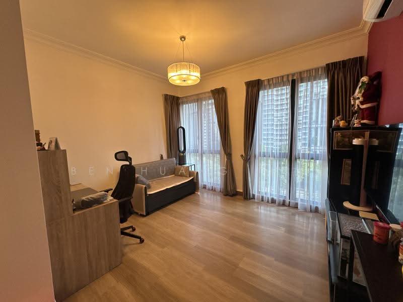 Tanglin View, 150 Prince Charles Crescent, 2 Bedrooms, 872 sqft, Condominium For Sale, by Ben Huang (忠杰), 500245936 - Living Room - PropertyGuru.com.sg