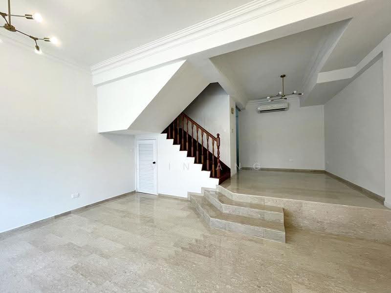 5 Bedroom Cluster House @ Upper East Coast Rd, Jalan Haji Salam, Bedok / Upper East Coast, 5 Bedrooms, 2,550 sqft, Cluster House For Rent, by Elvin Ang, 500245942 - Living Room - PropertyGuru.com.sg