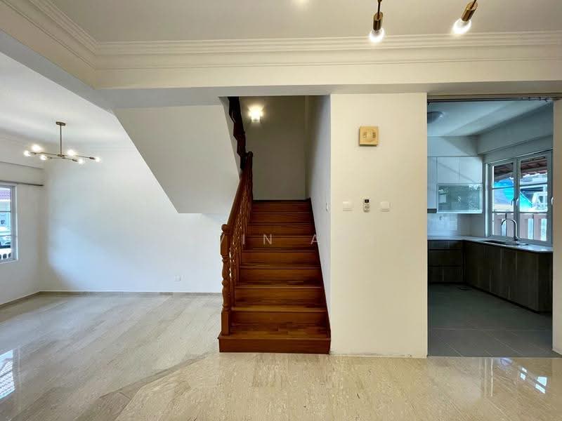 5 Bedroom Cluster House @ Upper East Coast Rd, Jalan Haji Salam, Bedok / Upper East Coast, 5 Bedrooms, 2,550 sqft, Cluster House For Rent, by Elvin Ang, 500245942 - Living Room - PropertyGuru.com.sg