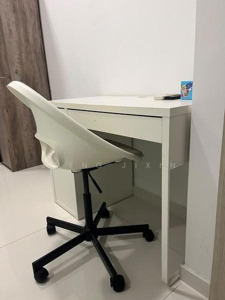 20A Lowland Road, Hougang / Punggol / Sengkang, Room Rental, 150 sqft, Terraced House For Rent, by Zheng Jixin, 500245962 - Study - PropertyGuru.com.sg