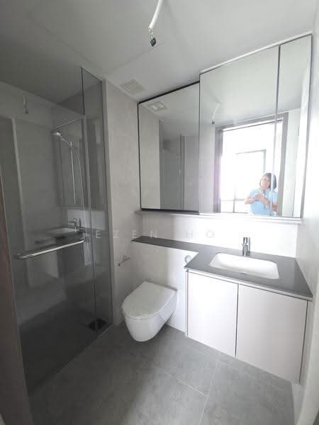 Norwood Grand, 10 Champions Way, 2 Bedrooms, 624 sqft, Condominium For Rent, by Ezen Ho, 500245963 - Bathroom - PropertyGuru.com.sg