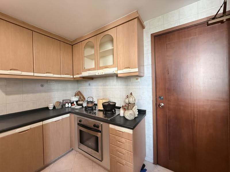 The Princeton, 2 Ewe Boon Road, 2 Bedrooms, 861 sqft, Apartment For Sale, by Julia Goh, 500245974 - Kitchen - PropertyGuru.com.sg