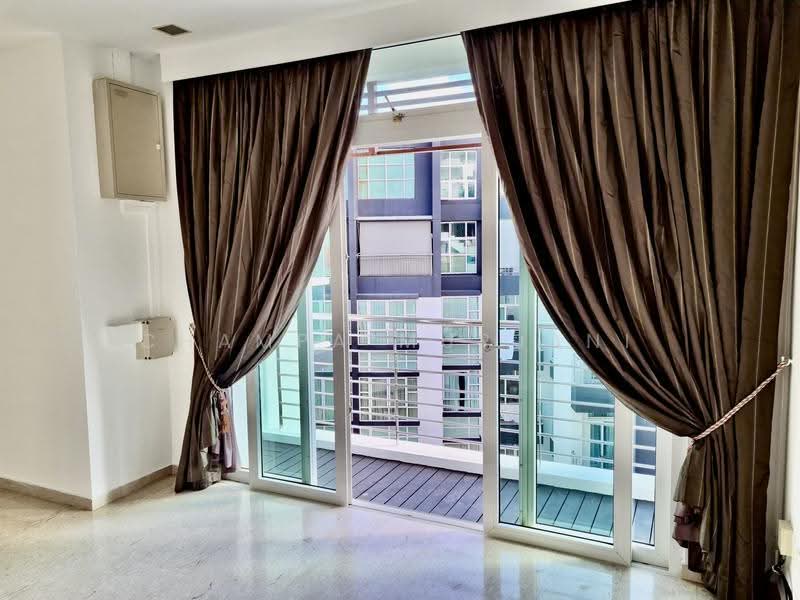 Coastarina, 510 East Coast Road, East Coast / Marine Parade, 3 Bedrooms, 1,389 sqft, Condominium For Rent, by Champa Murjani, 500246018 - Balcony - PropertyGuru.com.sg