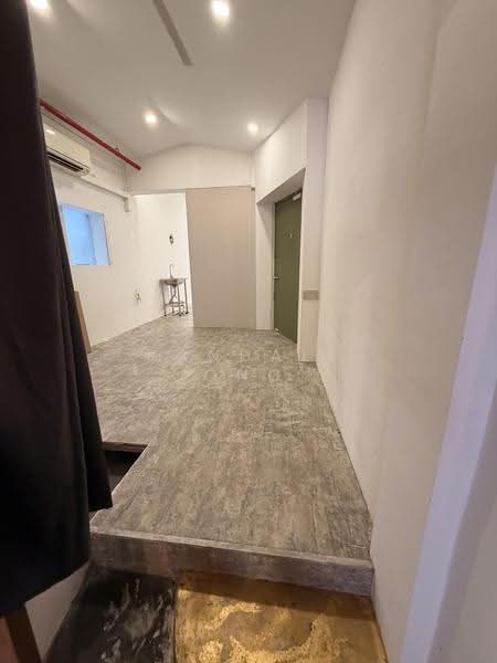 Seah street, Seah Street, Beach Road / Bugis / Rochor, 250 sqft, Shop / Shophouse For Rent, by Randale Ong, 500246020 - Interior - CommercialGuru.com.sg
